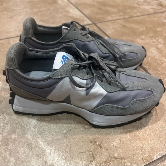 New Balance 327 - Picture 3 of 5